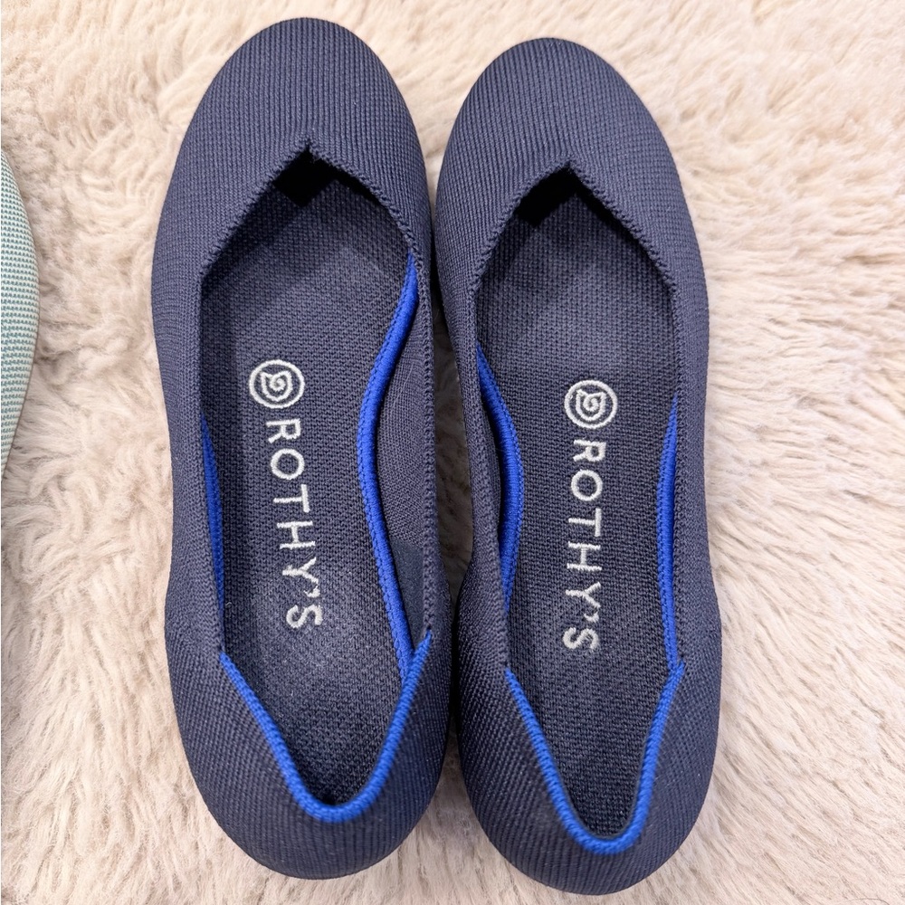 Rothy's Women's Flats in Navy and Mint - Picture 3 of 6